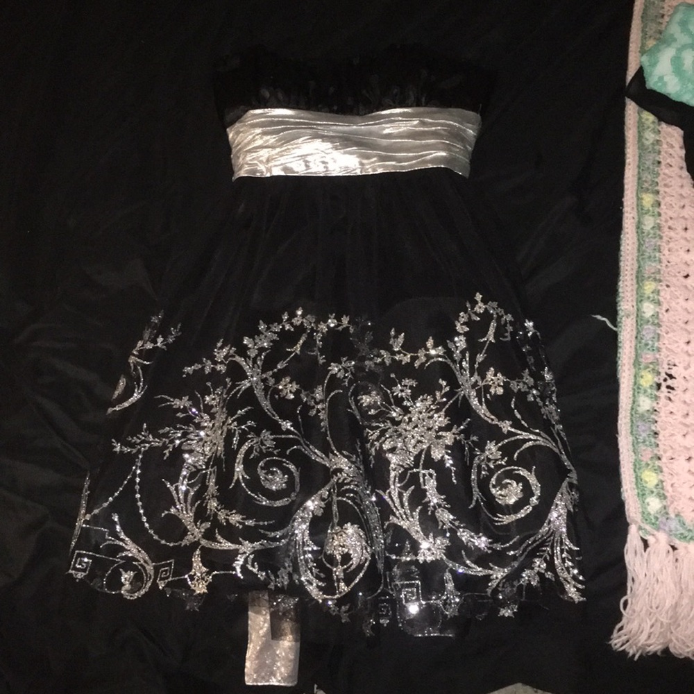 Strapless Prom Dress - Picture 5 of 6